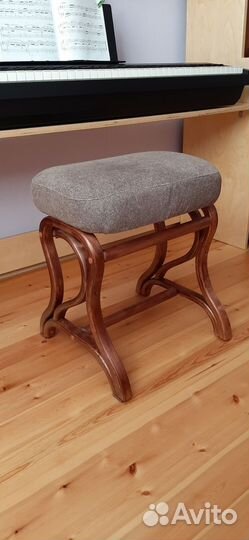 Банкетка для пианино