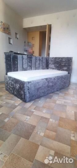 Детская кровать с мягким изголовьем