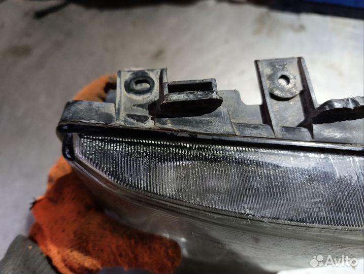 Фары Мицубиси pajero