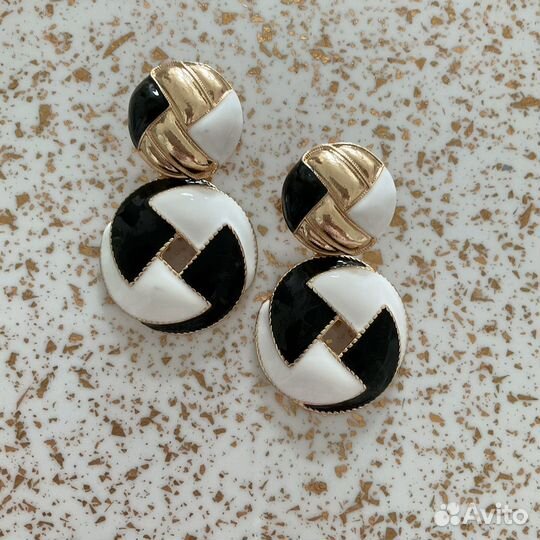 Серьги в стиле Chanel