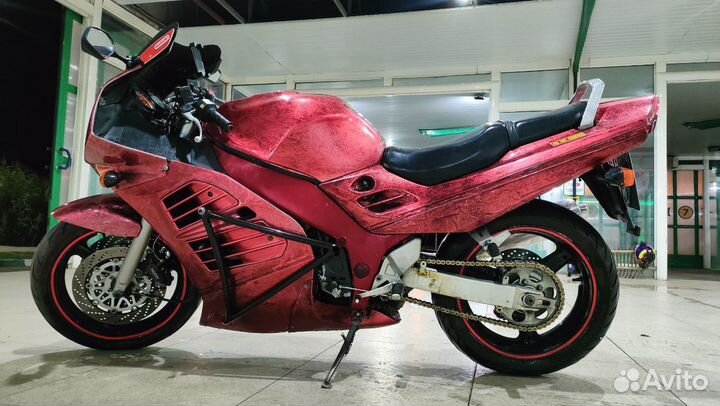 Suzuki rf 900r
