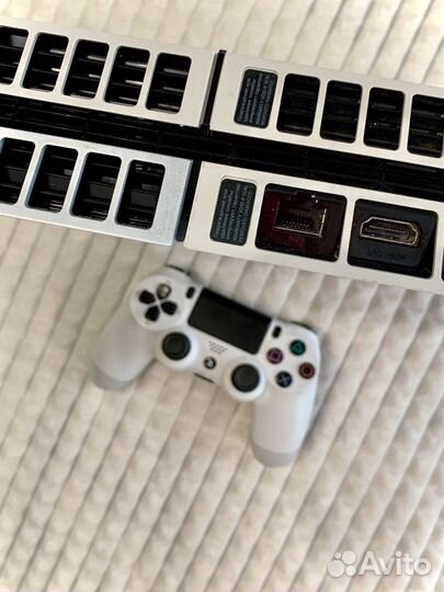 Sony PlayStation 4 500GB + 500 игр