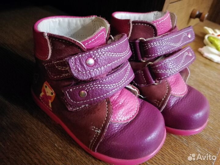 Ботинки на девочку 20 р