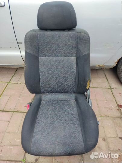 Сиденье левое Mitsubishi Colt 5