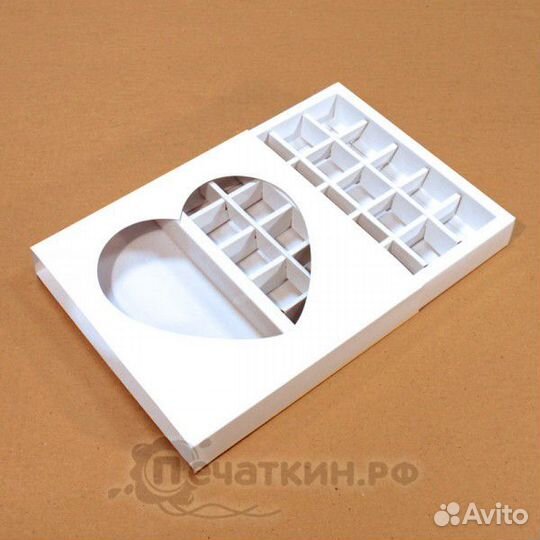 Коробочка для конфет белая