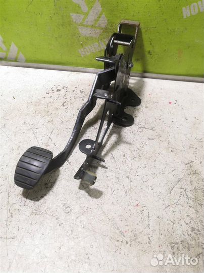 Педаль тормоза Рено Меган 2