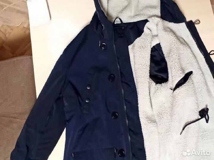 Продаю куртку зимнюю подростковую размер 42-44
