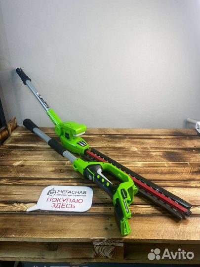 Штанговый аккумуляторный кусторез Greenworks
