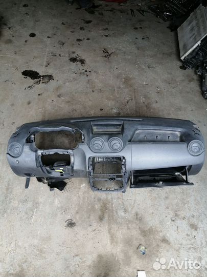 Торпедо Renault Duster 2010-2021