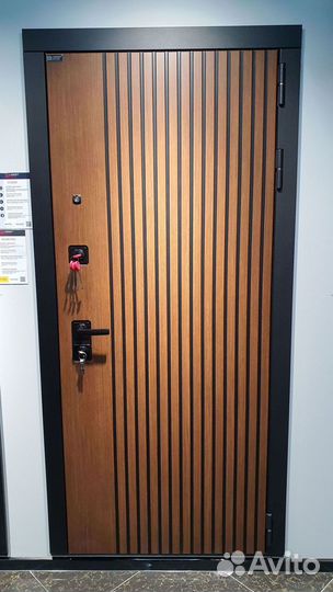 Дверь входная коричневая Италия Шторм