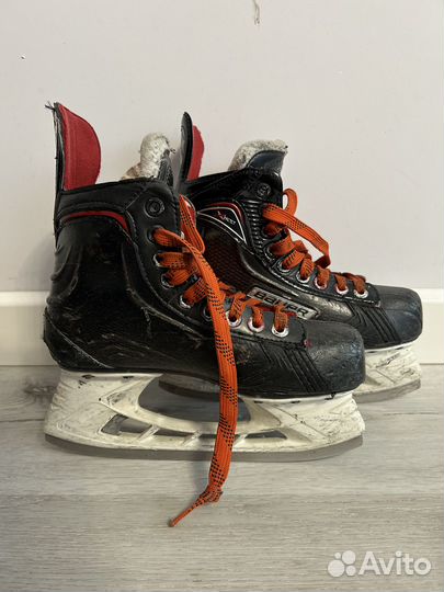 Продам хоккейные коньки Bauer