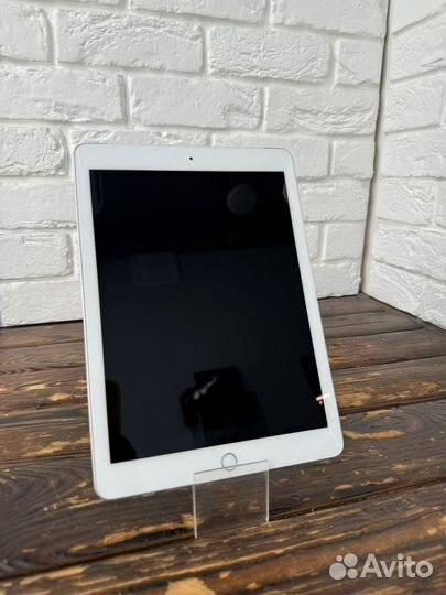 Apple iPad gen6 (2018г) 128 гб Wi-Fi+Cellular