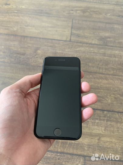 Телефон iPhone 7