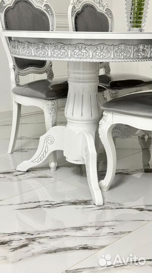 Комплект стол и стулья. В наличии