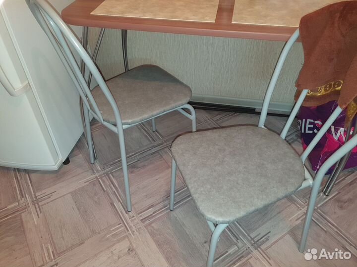 Кухонный стол