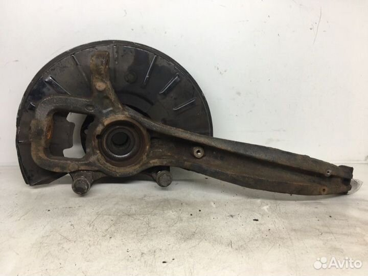 Кулак поворотный передний левый Volkswagen Touareg