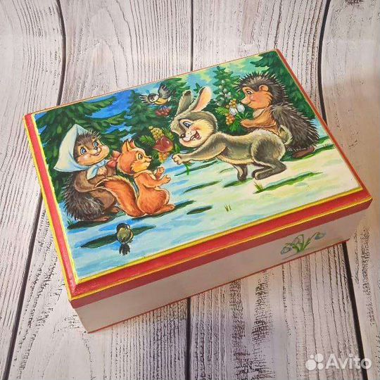 Шкатулка с росписью по мотивам открыток Зарубина