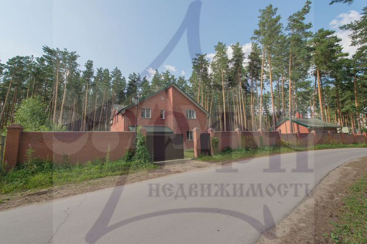 Коттедж 385 м² на участке 15 сот.