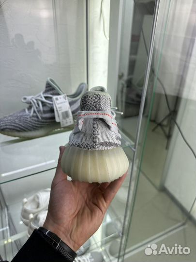 Кроссовки adidas yeezy