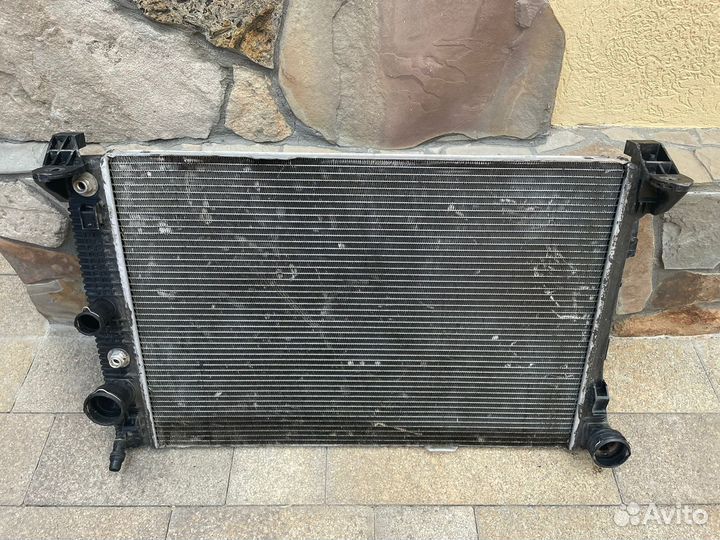 Радиатор охлаждения Mercedes w211