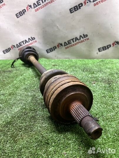 Привод задний правый Mercedes Benz W202 седан 1.8