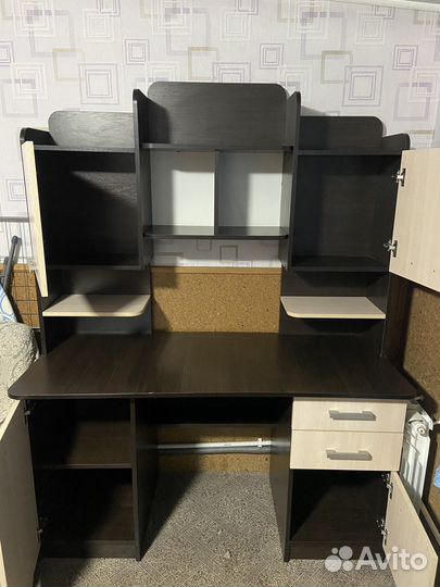 Продается письменный стол