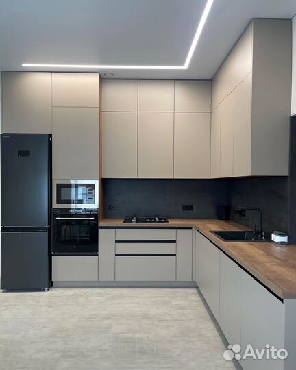 Кухни на заказ с островом