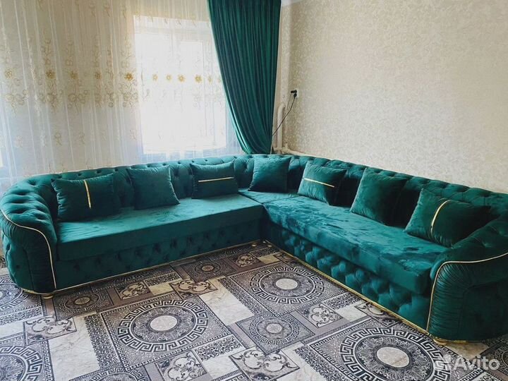 Большой угловой диван