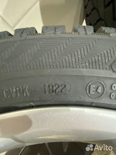 Gislaved Nord Frost 200 235/45 R18