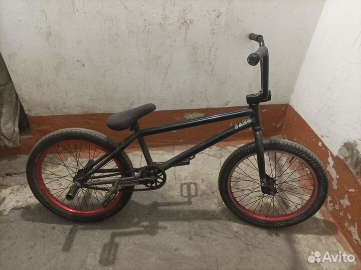 Трюковой велосипед BMX