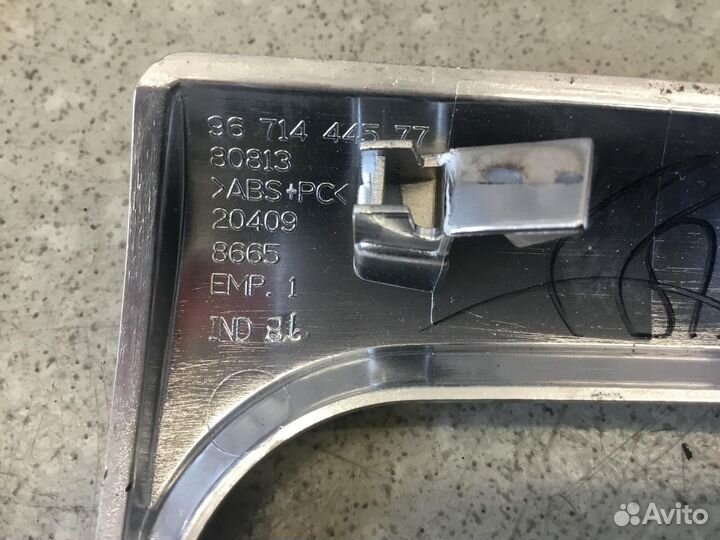 Накладка декоративная Citroen C4 II 2011