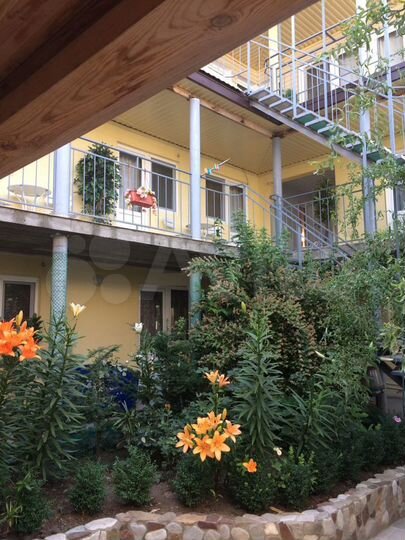 Гостевой дом 17 номеров с бассейном