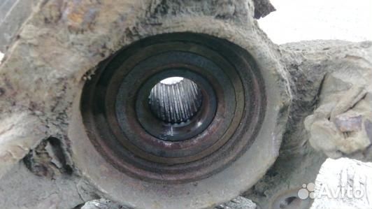 Ступица передняя правая toyota avensis T25 (89P36N