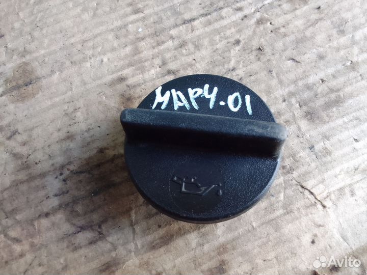 Крышка маслозаливной горловины Nissan March K11