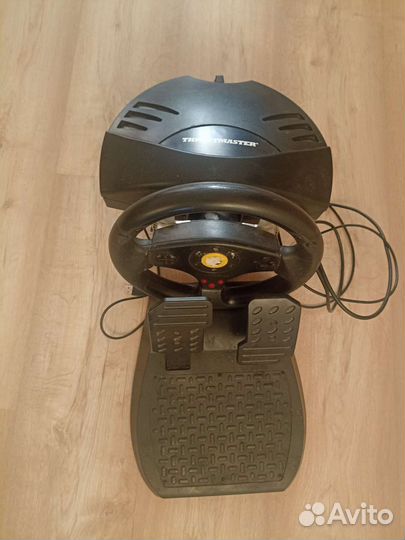 Игровой руль с педалями