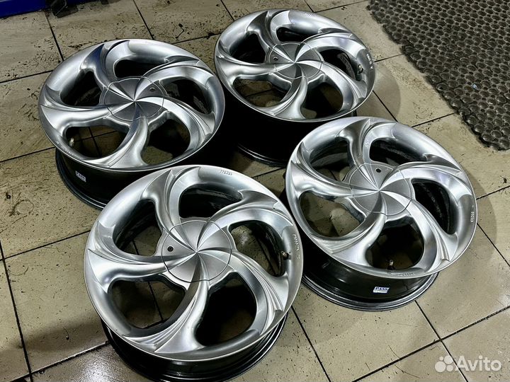 Диски R17 5x114.3