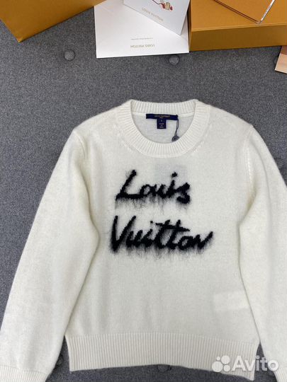 Белый женский свитер Louis Vuitton