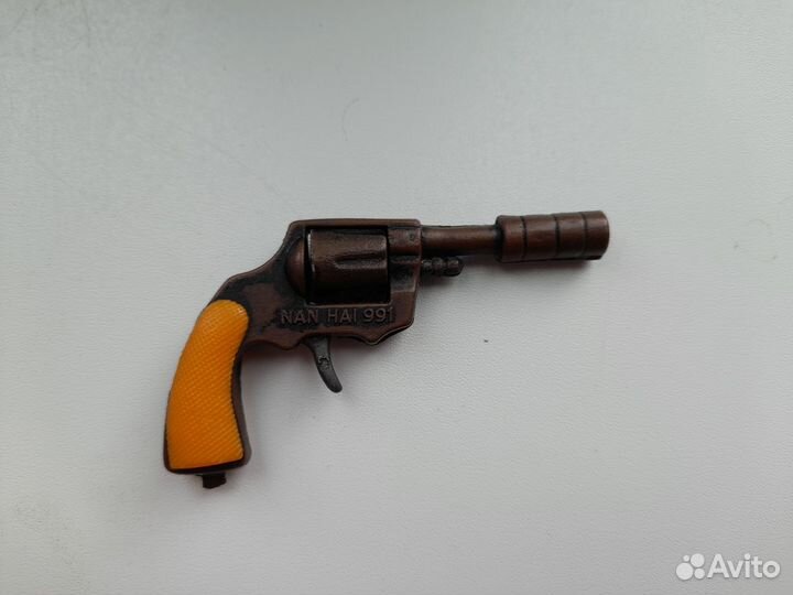 Металлический пистолетик