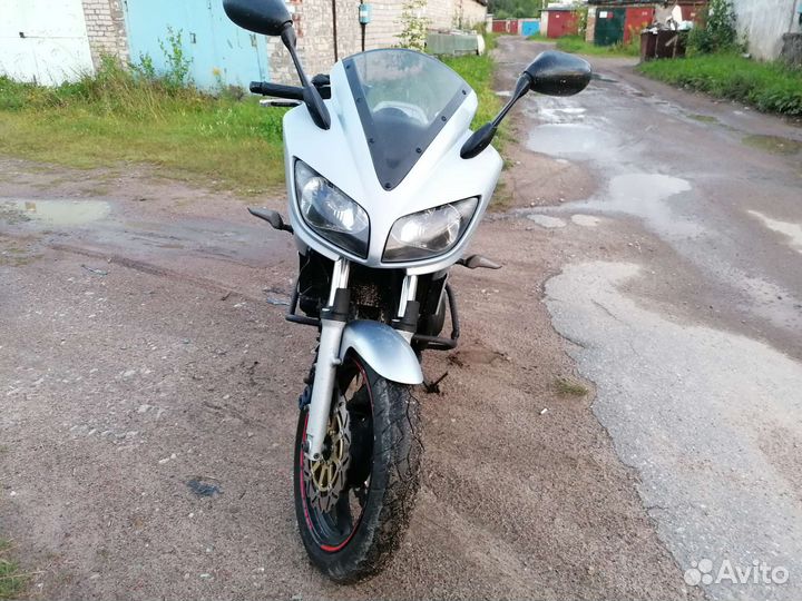 Yamaha FZS 600