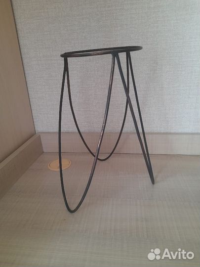 Подставка под цветы