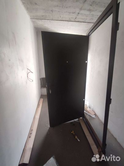 Дверь входная б/у от застройщика как новые