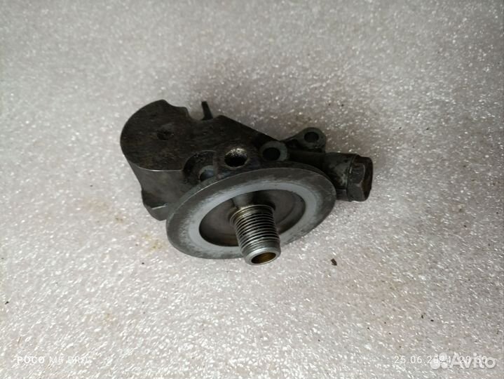 Кронштейн масл.фильтра Mitsubishi Grandis chariot