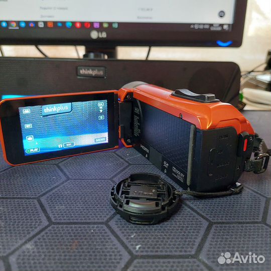 Видеокамера JVC