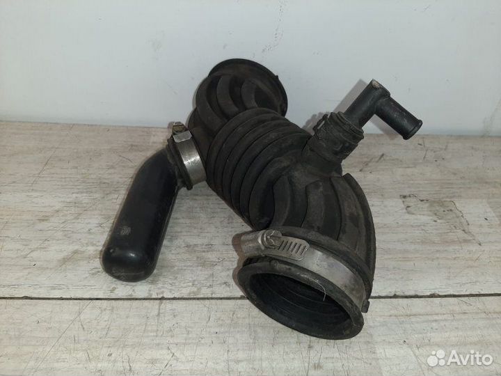 Патрубок воздушного фильтра Nissan Qashqai Vi