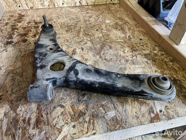 Рычаг передний правый Mitsubishi colt z30