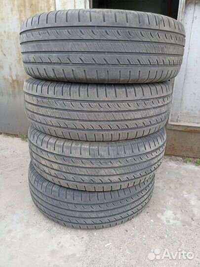 Royal Black Royal Sport 235/70 R16