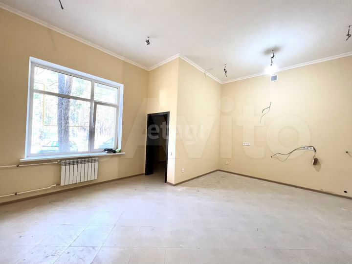 3-к. квартира, 93,7 м², 1/3 эт.