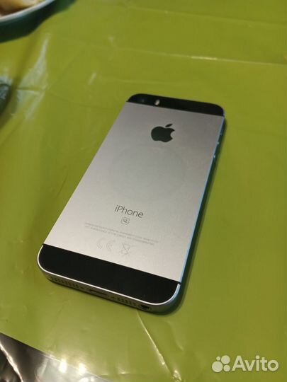 iPhone SE, 32 ГБ