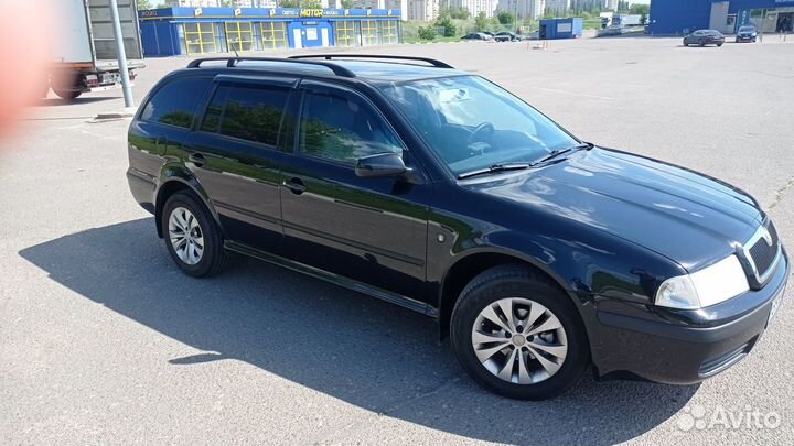 Заднее стекло на Skoda Octavia A4 универсал