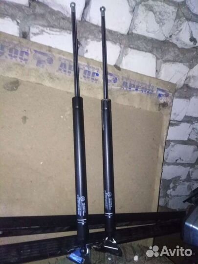 Стойки крышки багажника